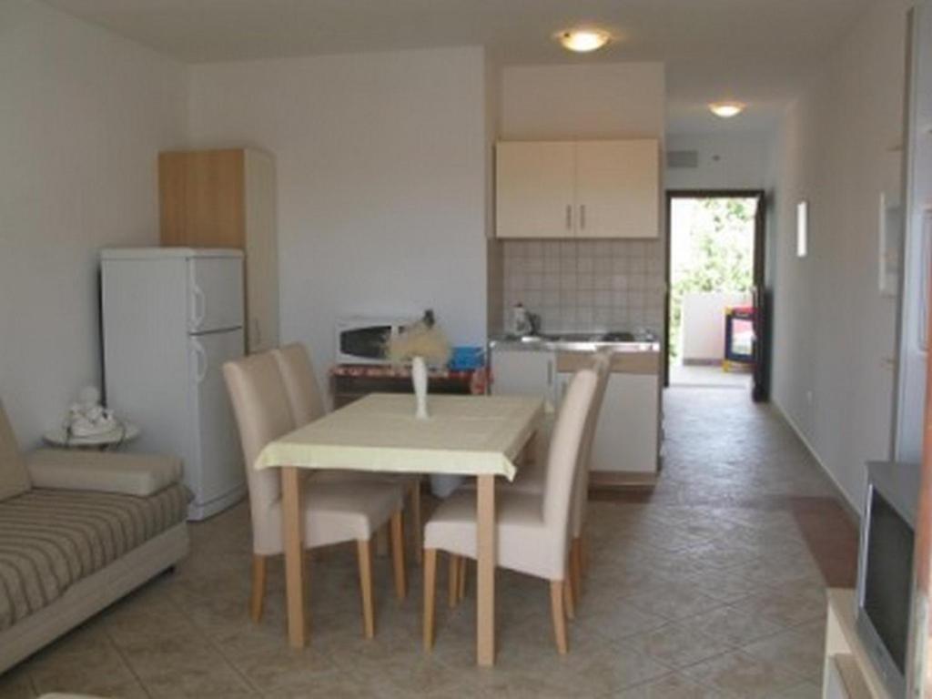 Apartments With A Parking Space Barbat, Rab - 16816 Barbat na Rabu Exterior photo